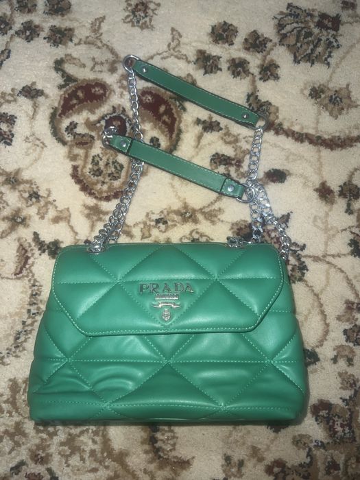 Новая сумка из кожи салатово-зелёного цвета