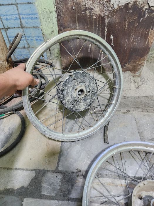 2 ta diska hamda damkrat sotiladi narxini kelishamiz