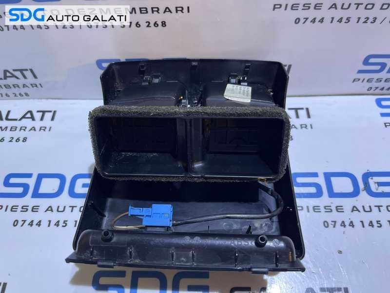 Gura Grila Aer Aerisire Ventilatie Cotiera Mercedes Clasa C Class W204  2007 - 2014 Cod A2048300954