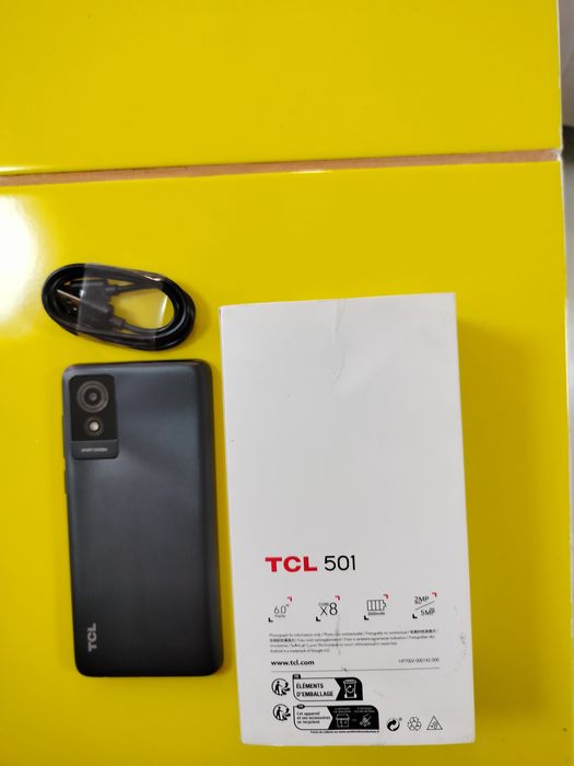 Smartphone TCL 501 nou