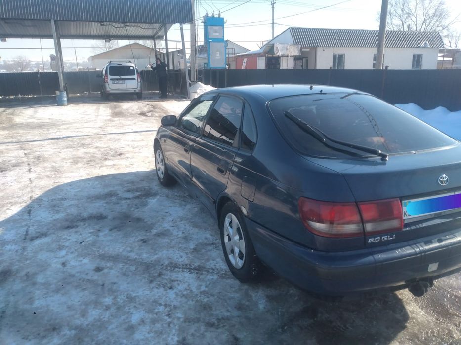 Соочно продам Toyota Carina E