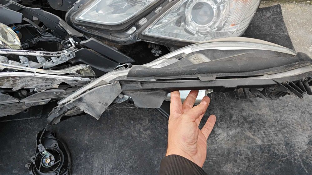 Фарове за части Mercedes W212 W204 ot 2009 до 2016 ILS