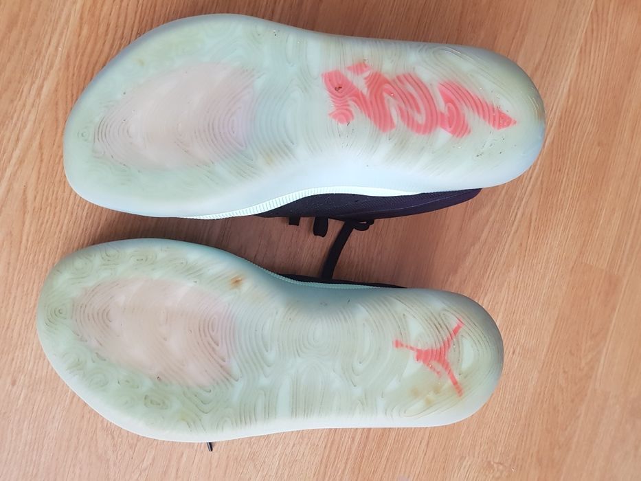 Маратонки Jordan 44