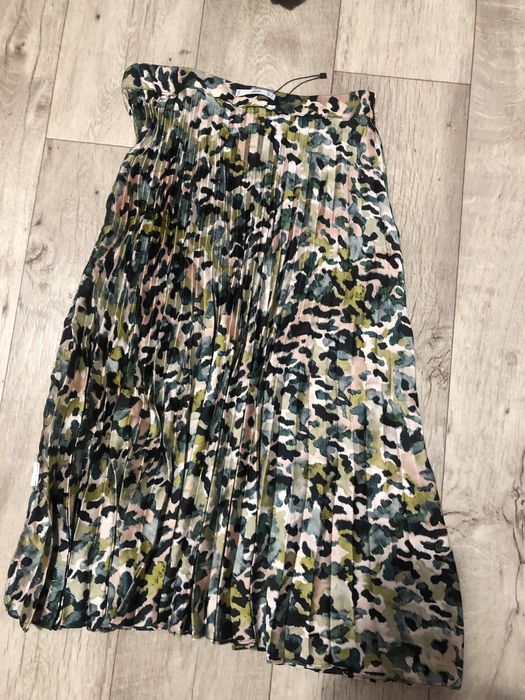 Юбки средней и длинные. Плисеровка.