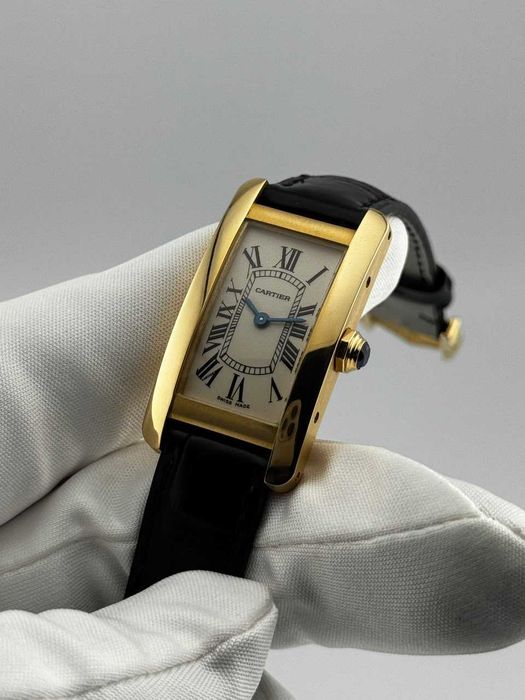 Наручные часы Cartier Tank Americaine