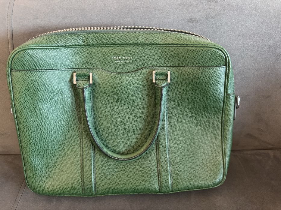 Hugo Boss кожена чанта