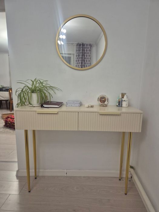 Консоль продам в отличном состоянии