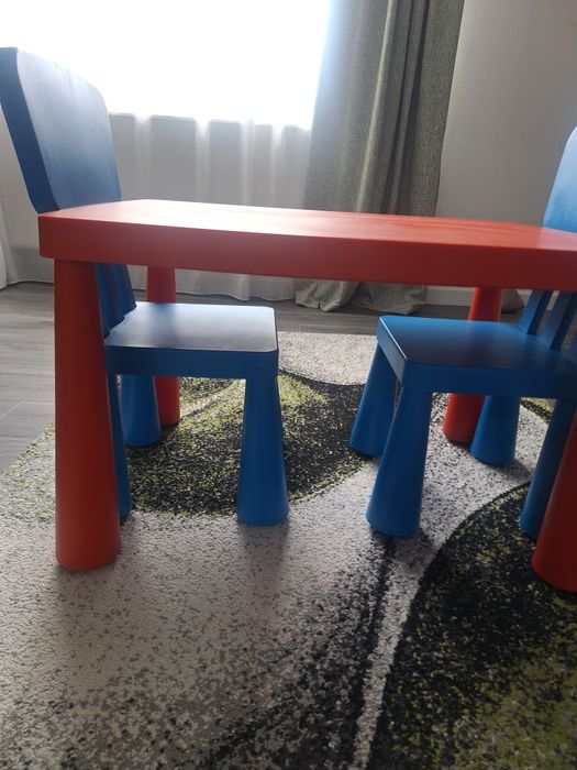 Masa + 2 scaune Ikea.