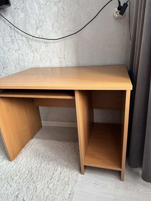 Письменный стол