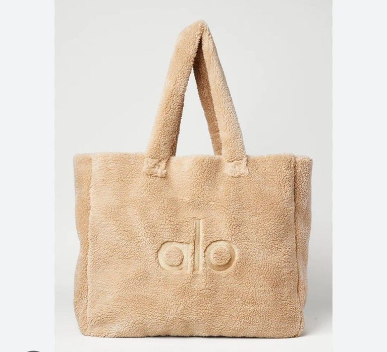 Alo yoga foxy Sherpa tote bag чанта