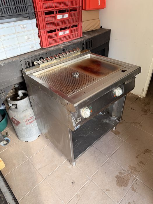 Grill electric ATA, partea stanga defecta