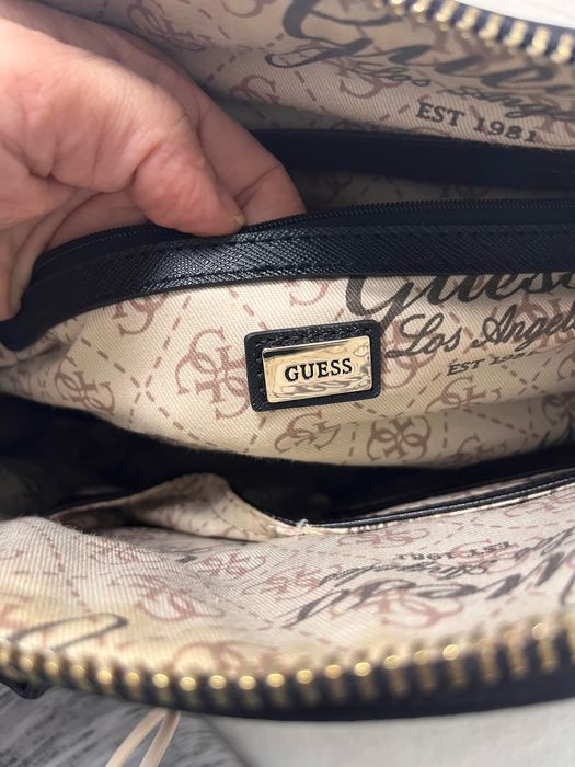 Дамска чанта Guess