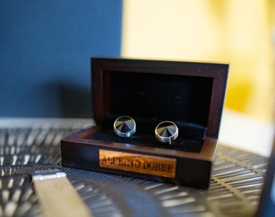 Costum elegant barbatesc