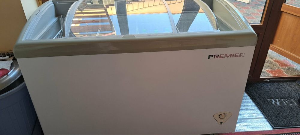 Продаётся морозильная витрина PREMIER
В отличном состоянии. Подходит д