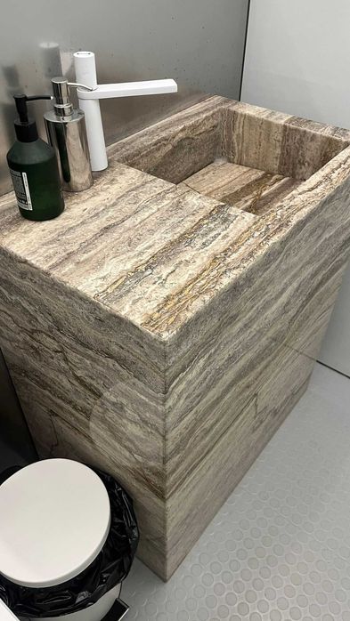 Lavoare din marmură, onix și travertin - design premium