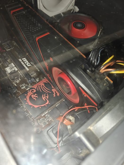 Vand pc gaming  i5-4670k 3.6ghz 16 gb placa video r9-200 4gb 512bit