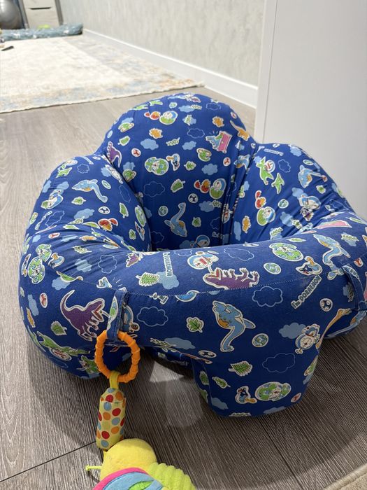 Продам сидушку для малыша