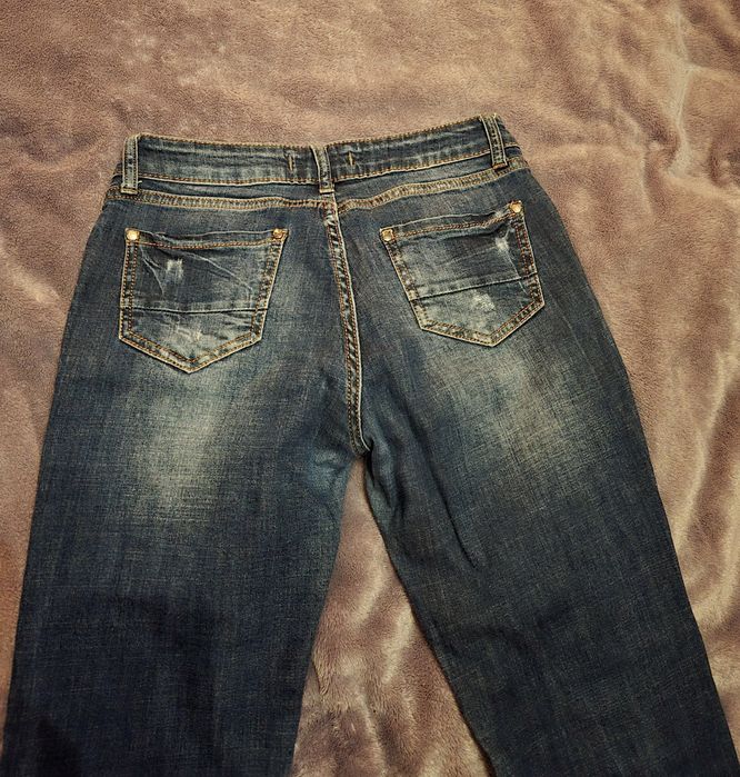 Дънки JUNONA с декорация.