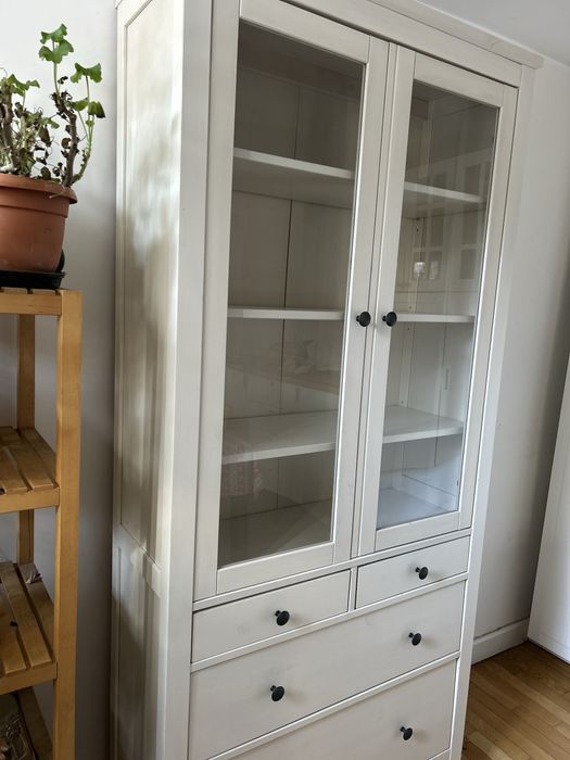 Vitrina usi sticla  HEMNES IKEA