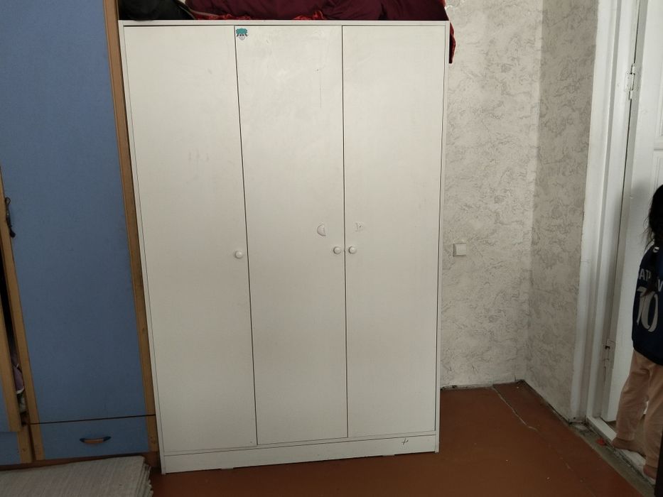 Продам шкафы. Кровать