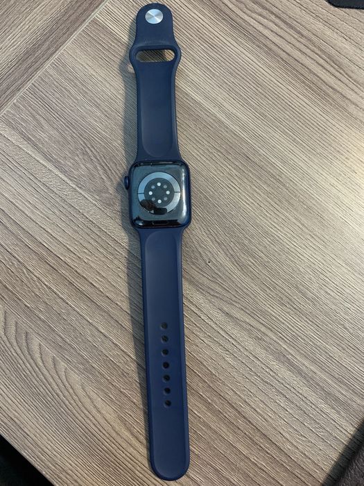 Смарт-часы Apple Watch Series 6 40 мм