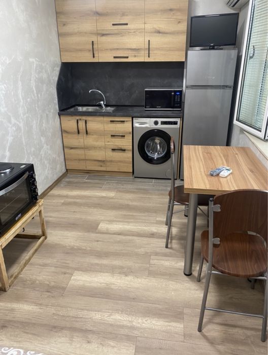 Дава се под наем Едностаен апартамент в Варна, Колхозен пазар - 26 кв.м за 316.2 € - Снимка #1