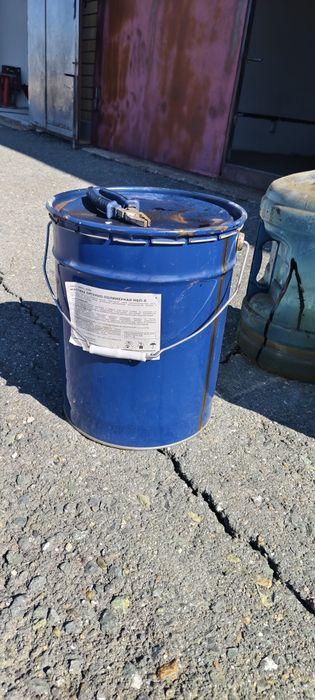 Продам мастику (битумная)