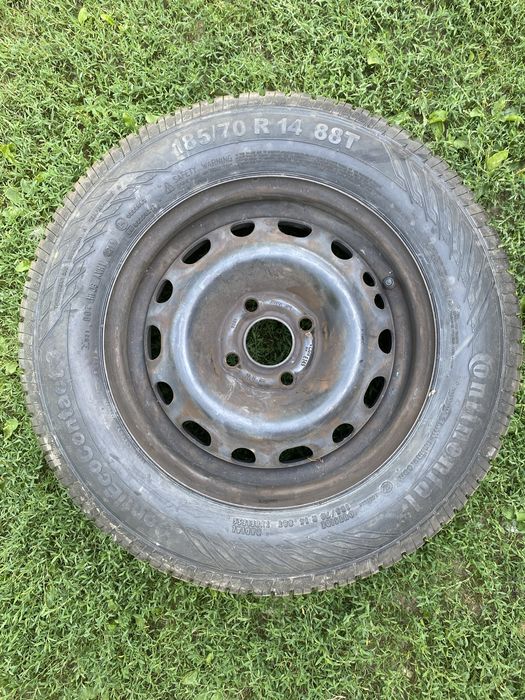 Vand cauciu nou cu geanta tabla 185/70 R 14