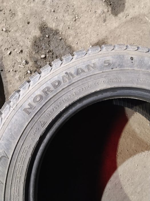 Продам б/у шины 195/65 R15