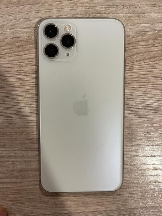 iPhone 11 pro в отличном состояние