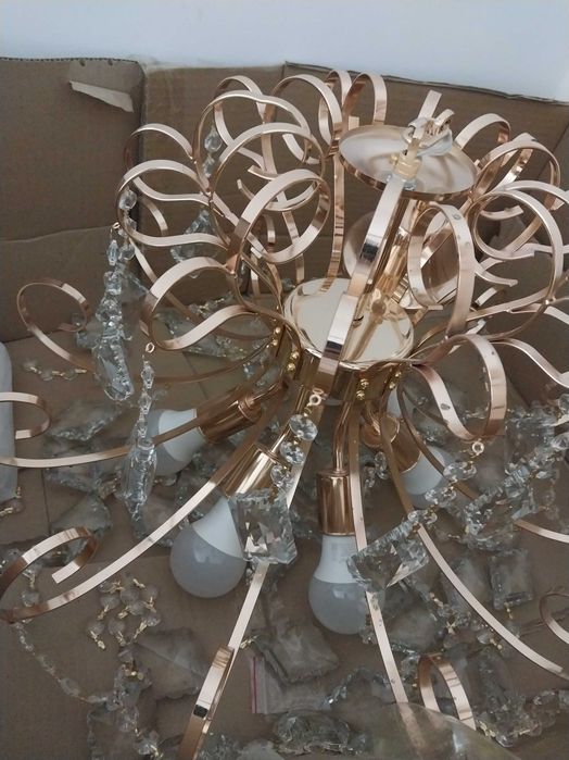 Люстра для зала.