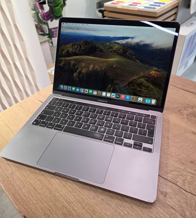 MacBook Pro 13 M1 16GB RAM 512GB SSD – 2020 – 84% baterie
