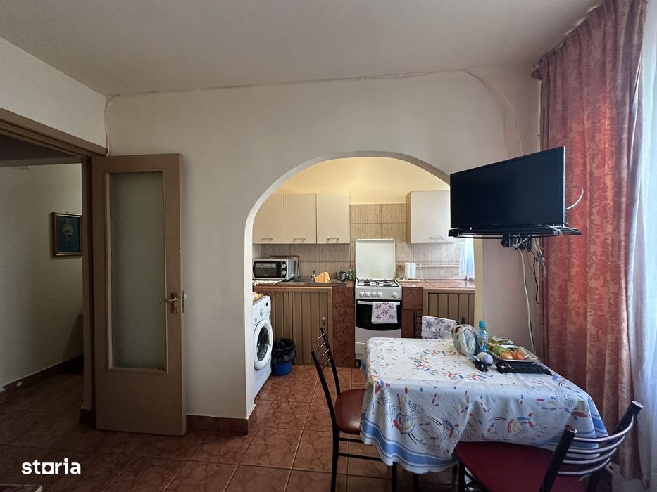 Agentia imobiliara VIGAFON vinde apartament 3 camere Malu Rosu