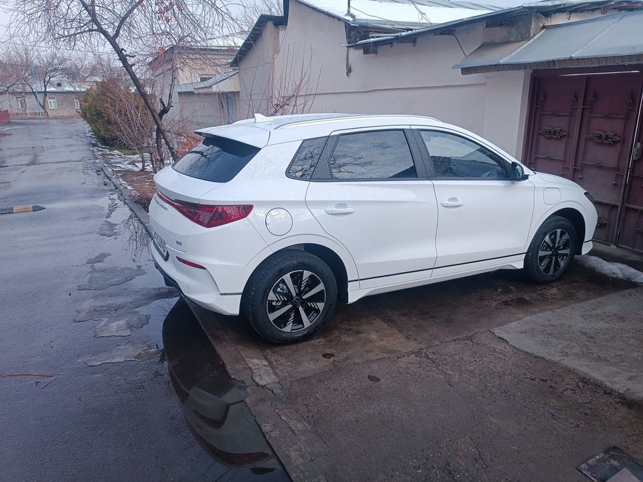 Byd e2 luxury kraska toza xolati ideal 15600 probeg