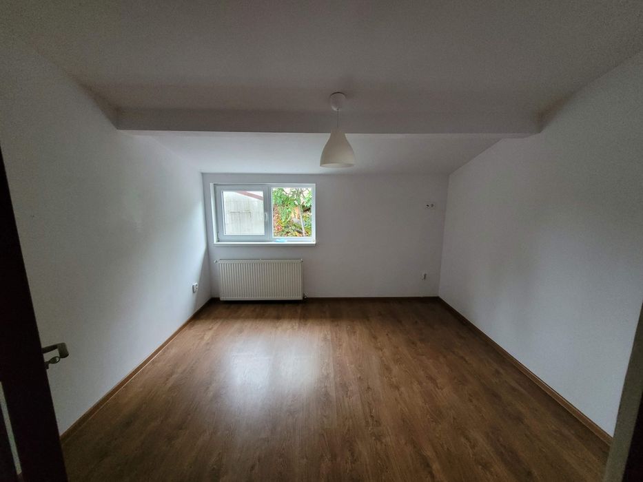 Casă 130 mp, P+M, 4 camere, 2 băi | Aleea Vlăsiei – sediu, cabinet, after-school sau locuință
