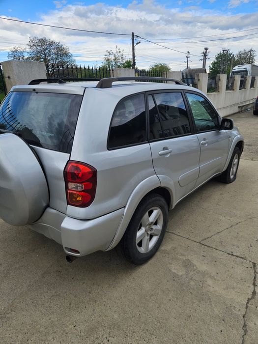 Vând Toyota Rav 4