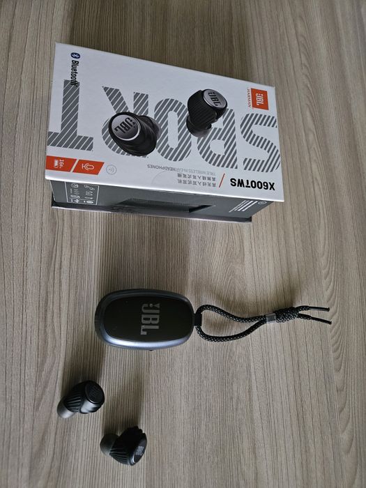 Беспроводные наушники JBL