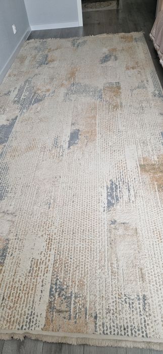 Продам ковёр 2×4