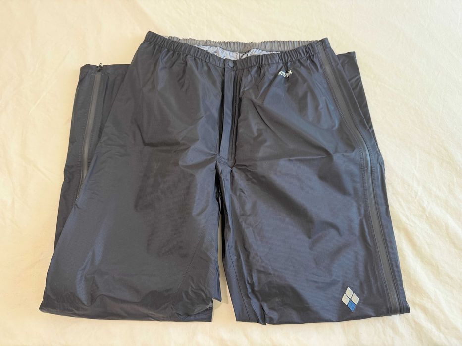 Продавам нов мембранен панталон Montbell Storm Cruiser Pants, Black, размер L