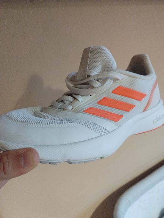 Дамски маратонки Adidas, като нови