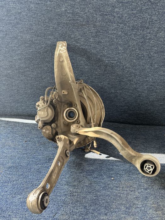 BMW G30 G31 G11 G12 XDrive Fuzeta fata dreapta stanga