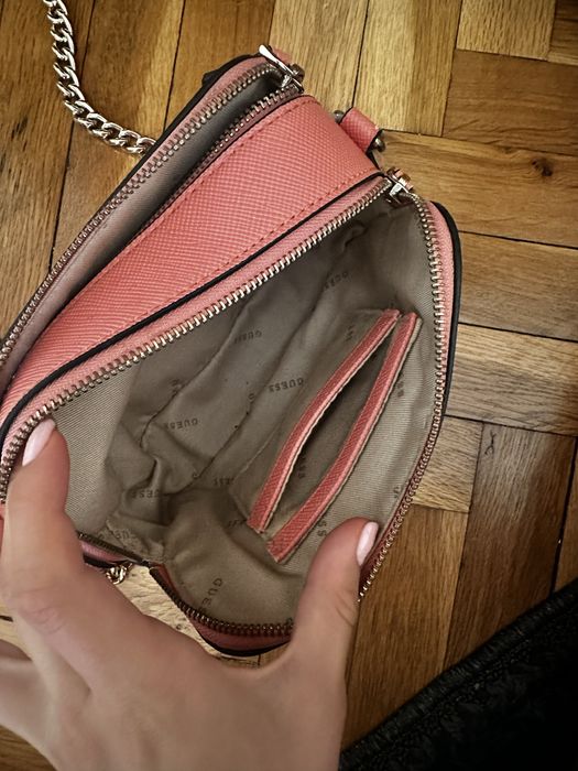 Дамска чанта Guess