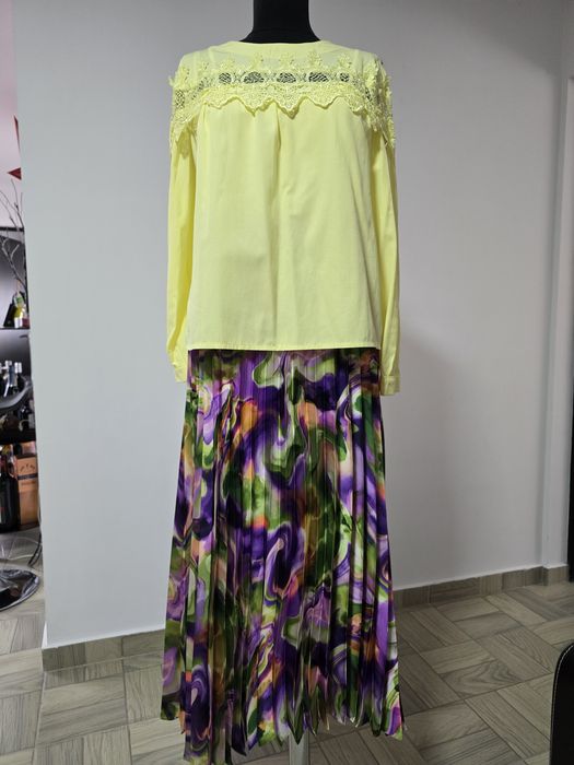 Camasa cu dantela brodata, model feminin, delicat;