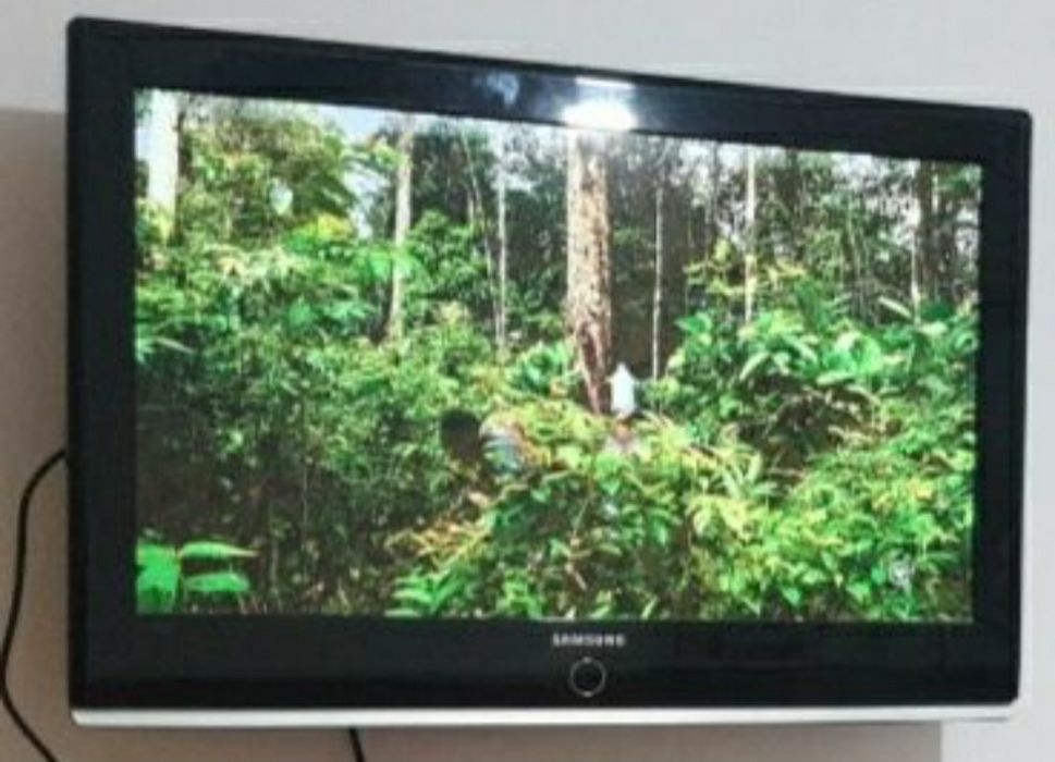 LCD Samsung 81cm