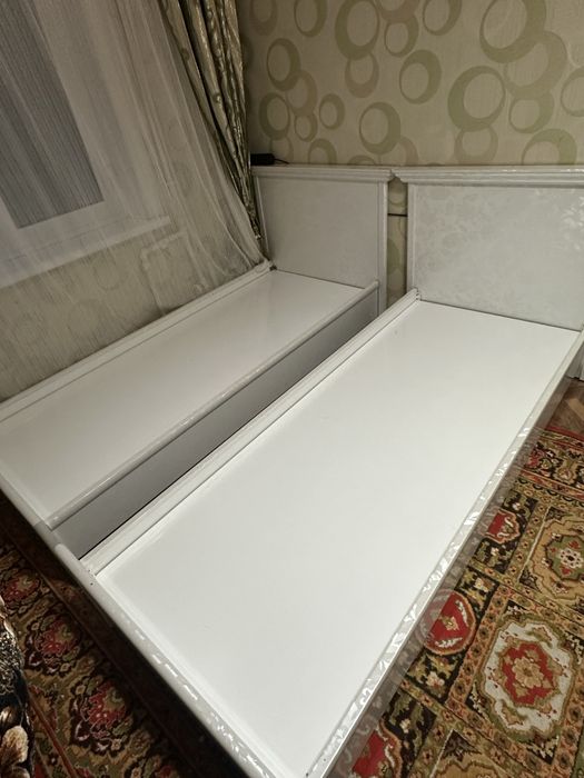 кровати односпальные