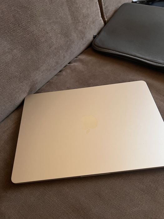 Macbook Air M2 Перфектен