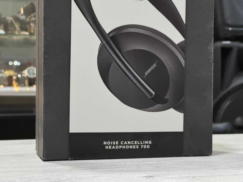 Bose 700 Wireless Noise Cancelling