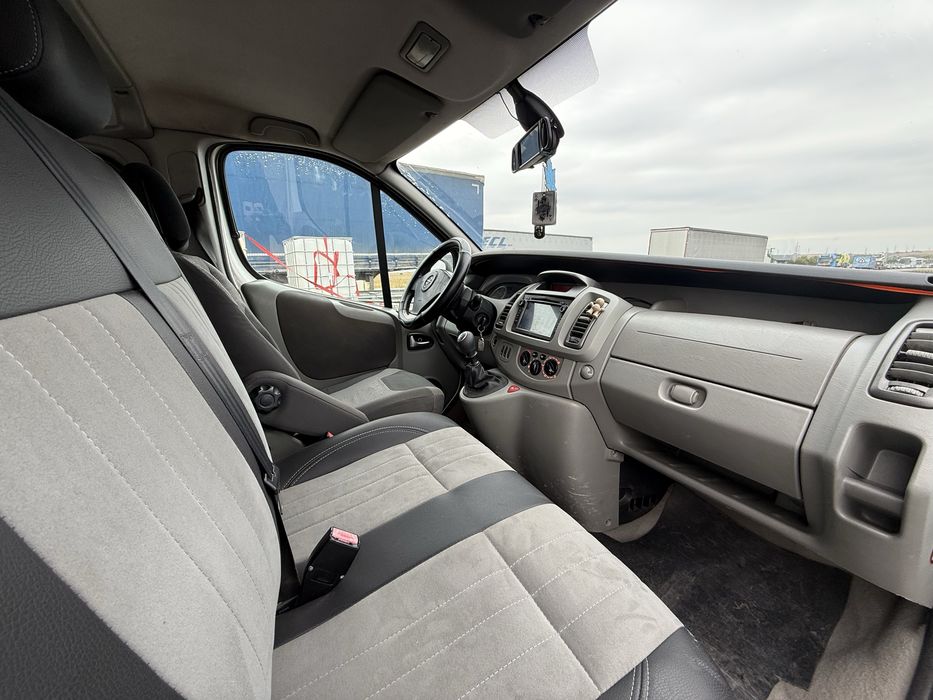 Opel vivaro 8+1 Locuri