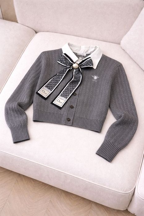 Жилетка с брошка, която се маха D.İ.O.R, Alessa