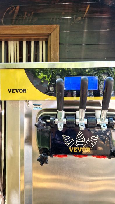 Aparat de inghetata soft Vevor